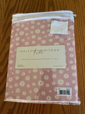 Maison Heritage Kids Pink with White Daisies Fitted Crib Sheet